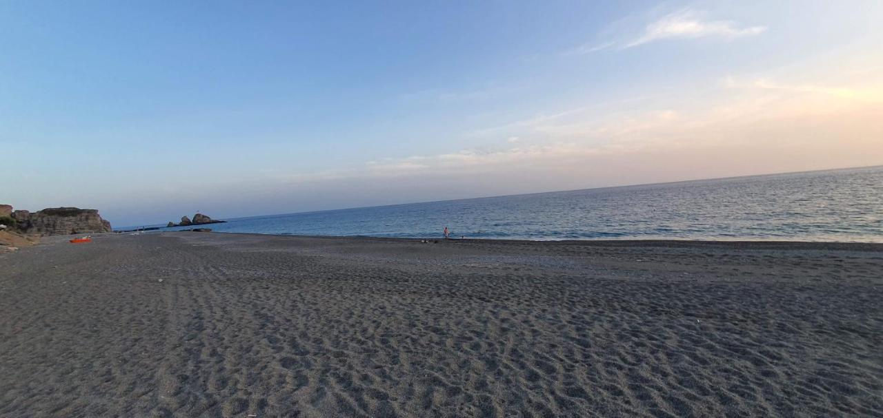 Eirini Apts On The Beach Psari Forada Exterior foto